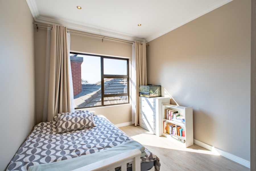 5 Bedroom Property for Sale in Stone Ridge Gauteng