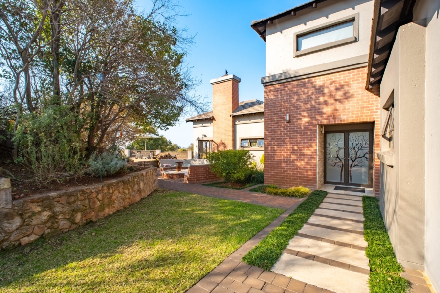 5 Bedroom Property for Sale in Stone Ridge Gauteng