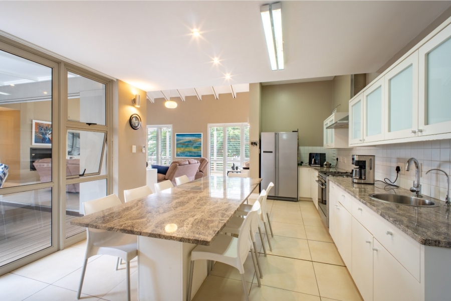 5 Bedroom Property for Sale in Copperleaf Estate Gauteng