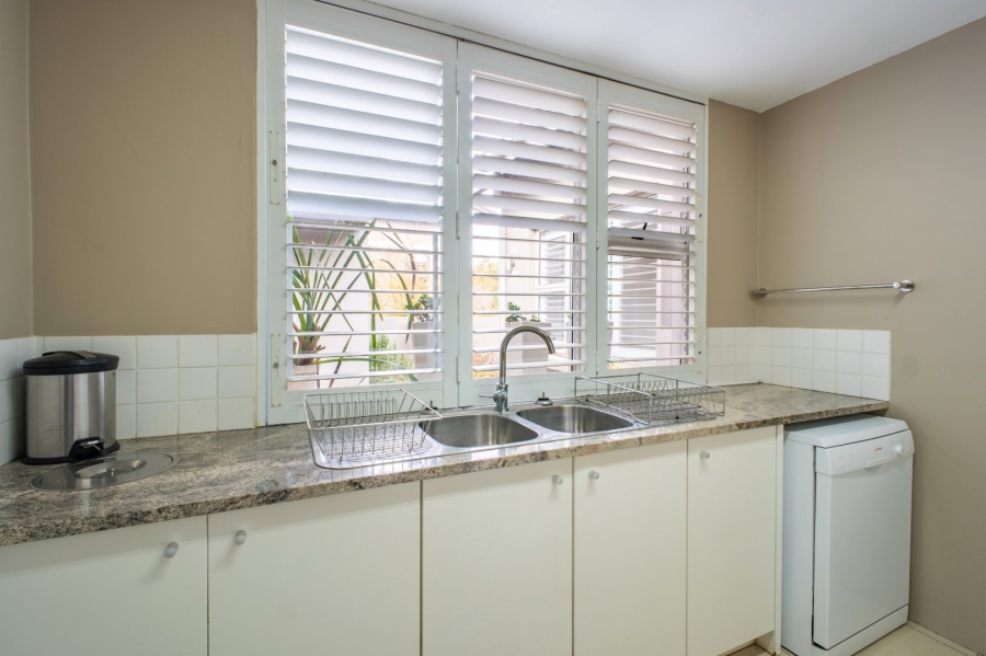 5 Bedroom Property for Sale in Copperleaf Estate Gauteng