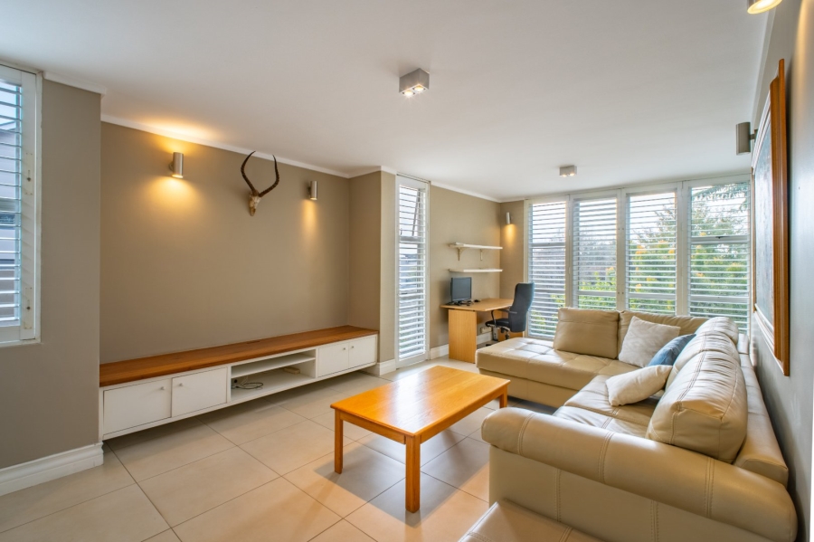 5 Bedroom Property for Sale in Copperleaf Estate Gauteng