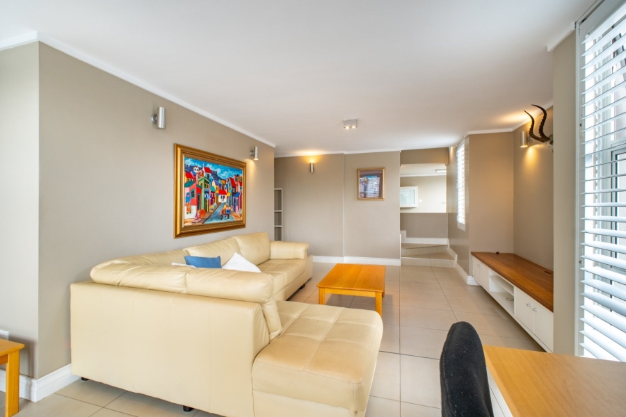 5 Bedroom Property for Sale in Copperleaf Estate Gauteng
