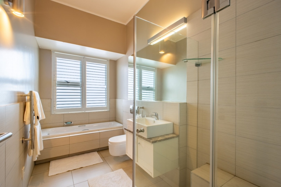 5 Bedroom Property for Sale in Copperleaf Estate Gauteng