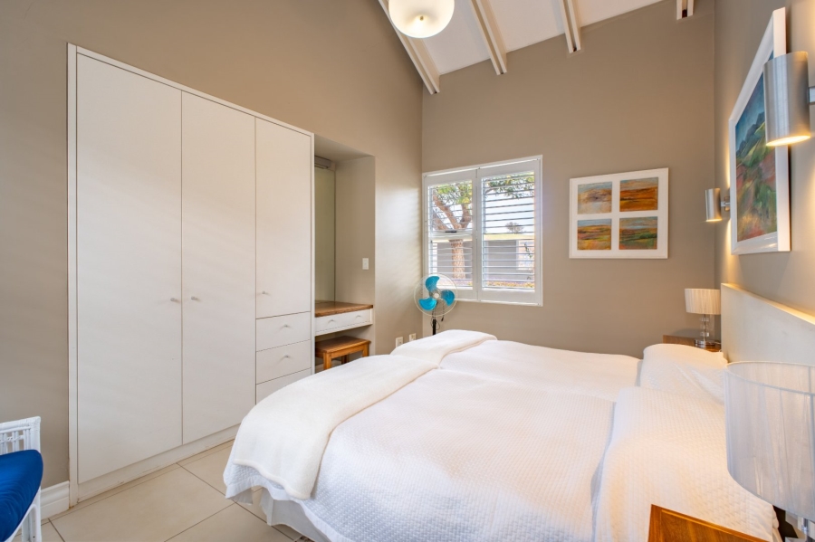 5 Bedroom Property for Sale in Copperleaf Estate Gauteng