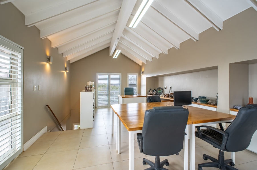 5 Bedroom Property for Sale in Copperleaf Estate Gauteng