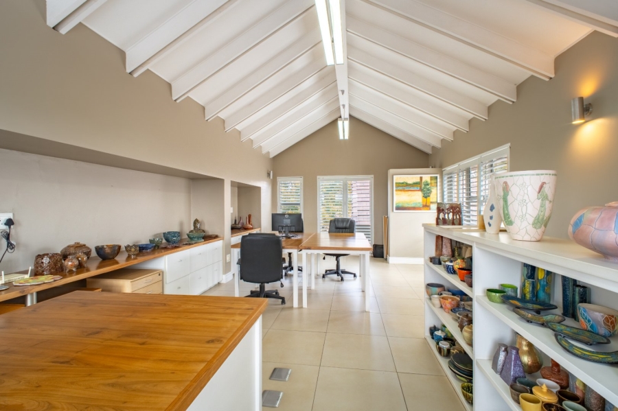 5 Bedroom Property for Sale in Copperleaf Estate Gauteng