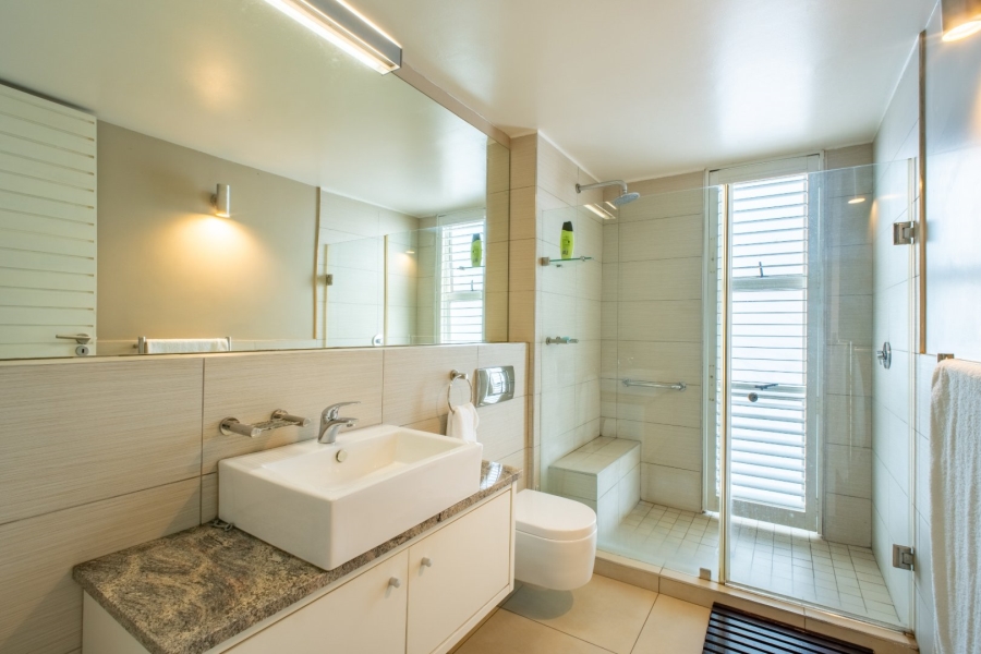 5 Bedroom Property for Sale in Copperleaf Estate Gauteng