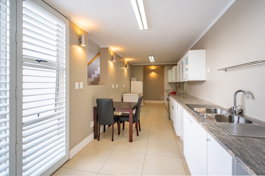 5 Bedroom Property for Sale in Copperleaf Estate Gauteng