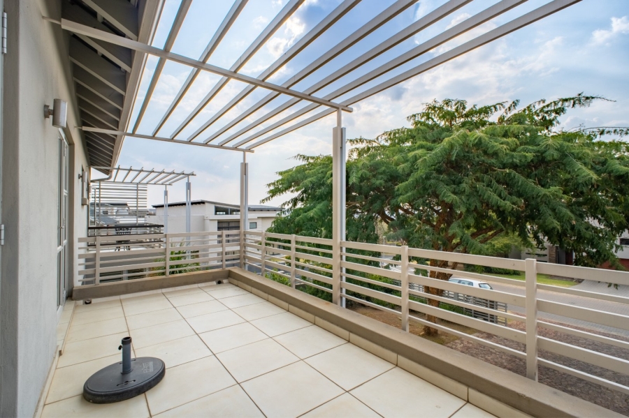 5 Bedroom Property for Sale in Copperleaf Estate Gauteng