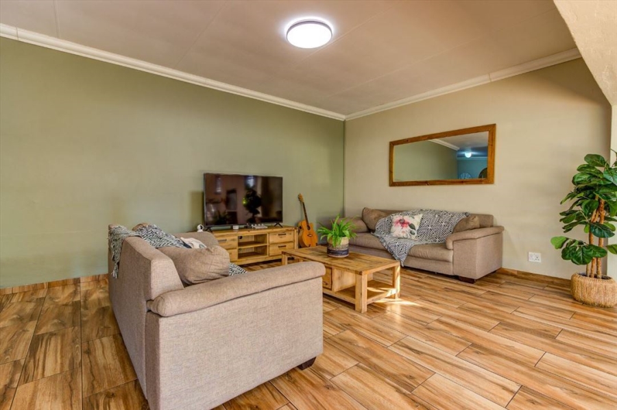 3 Bedroom Property for Sale in Glen Marais Gauteng