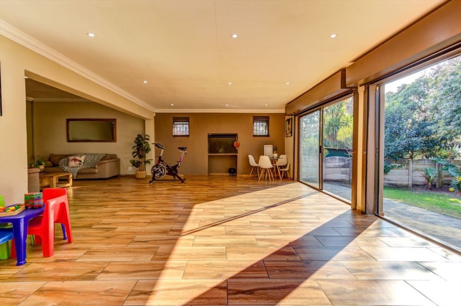 3 Bedroom Property for Sale in Glen Marais Gauteng
