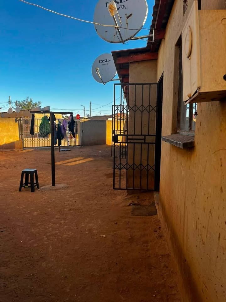  Bedroom Property for Sale in Moleleki Gauteng