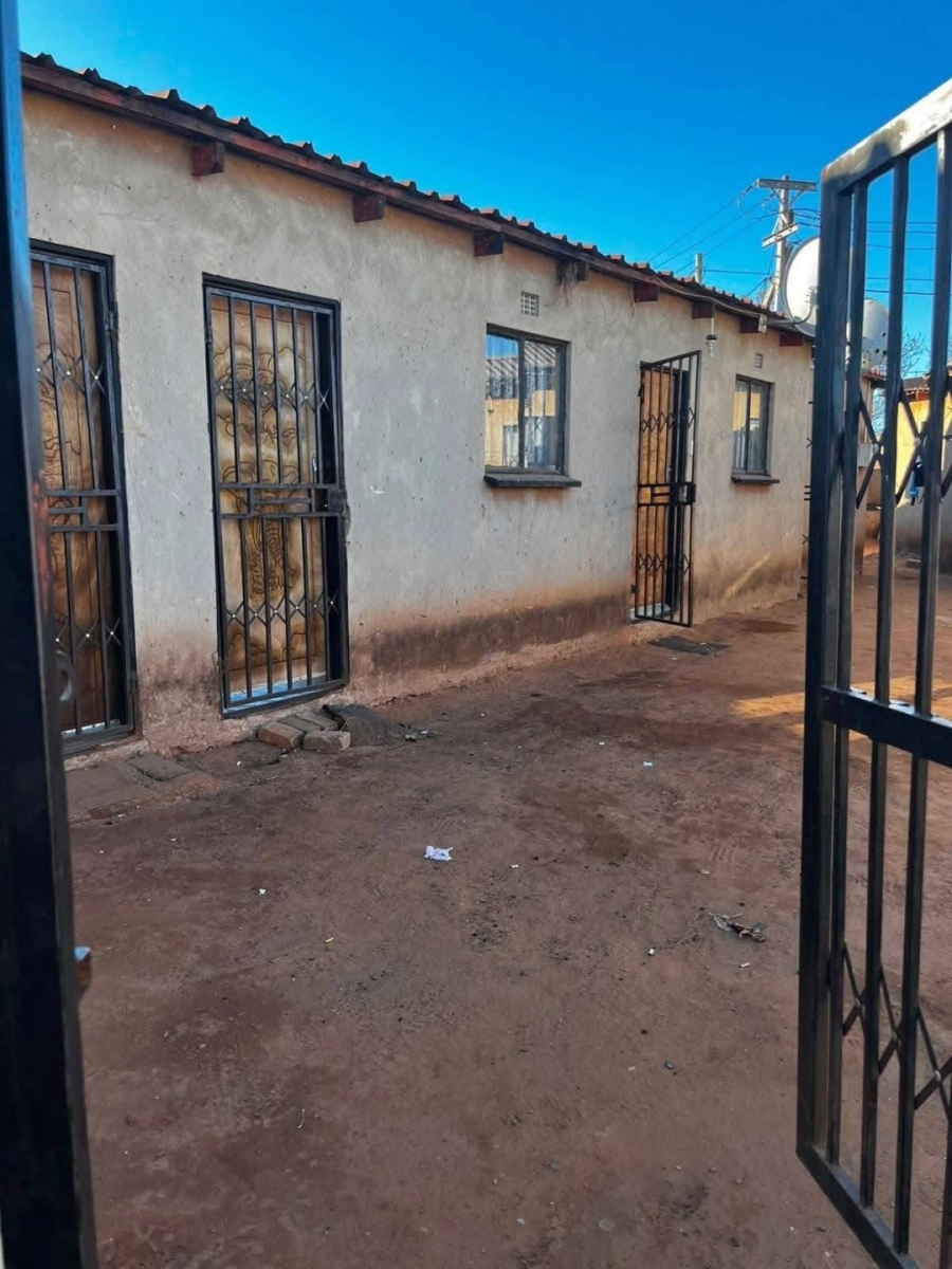  Bedroom Property for Sale in Moleleki Gauteng