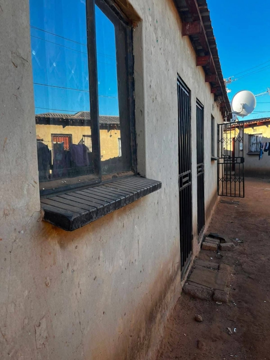  Bedroom Property for Sale in Moleleki Gauteng