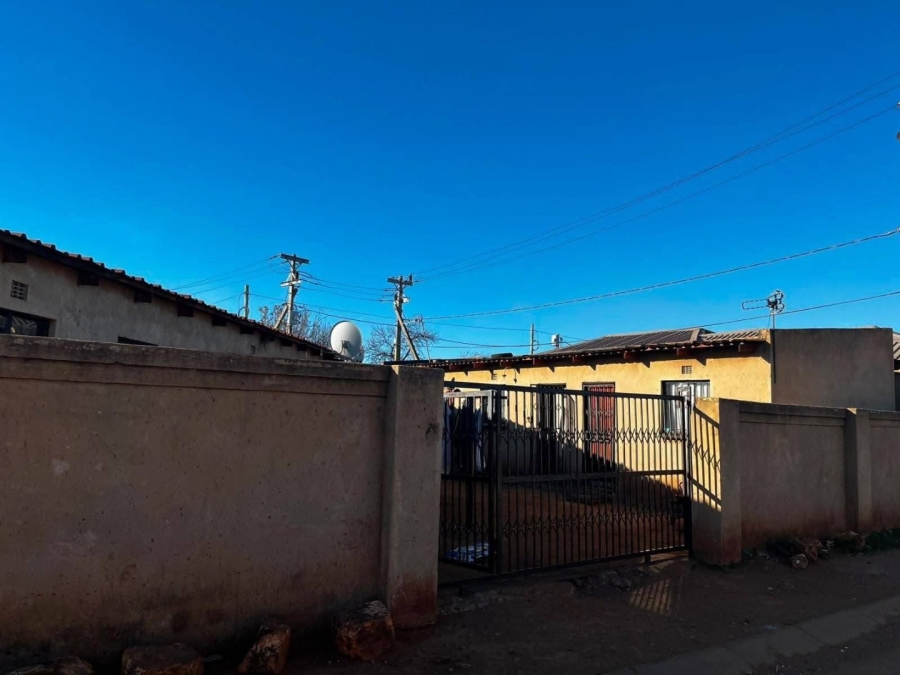  Bedroom Property for Sale in Moleleki Gauteng