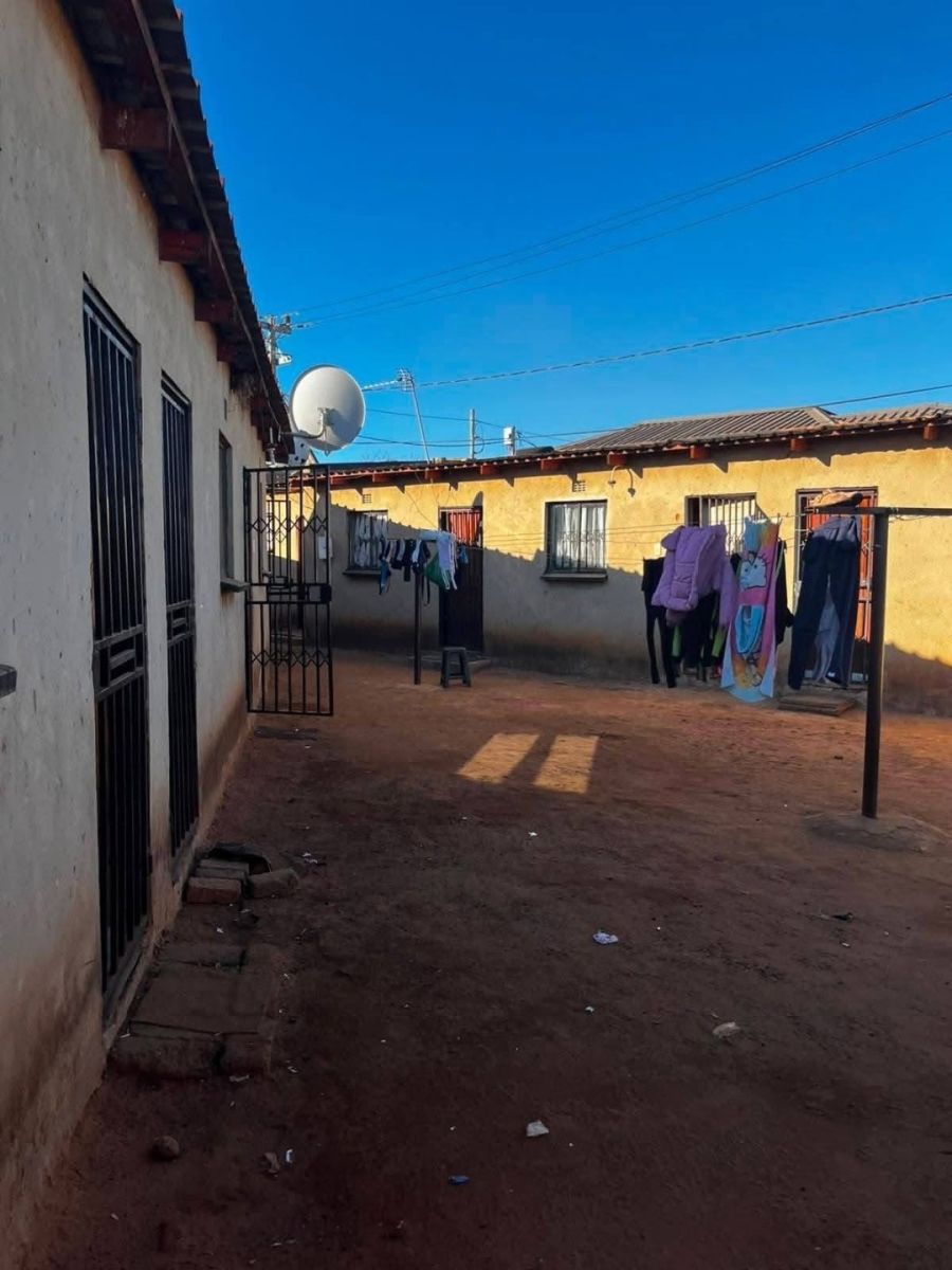  Bedroom Property for Sale in Moleleki Gauteng