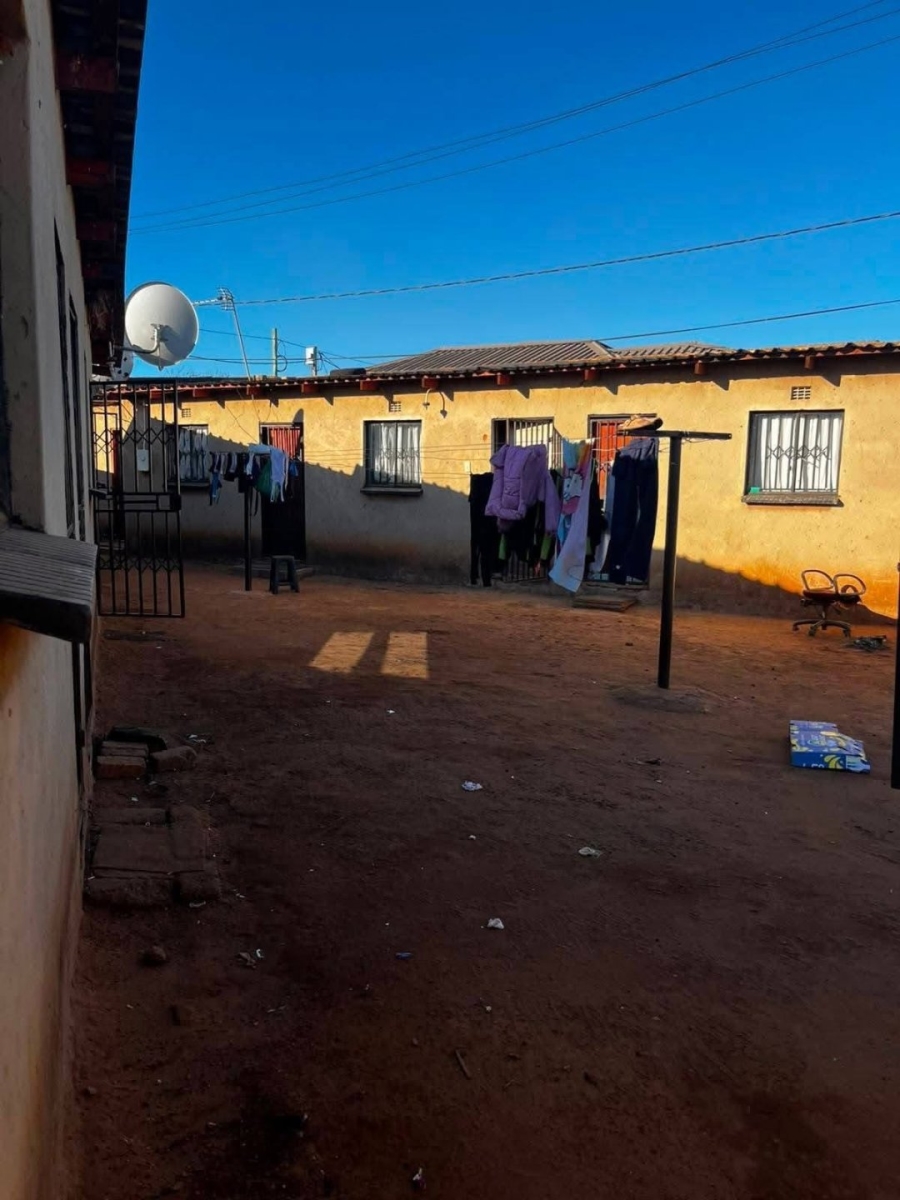  Bedroom Property for Sale in Moleleki Gauteng