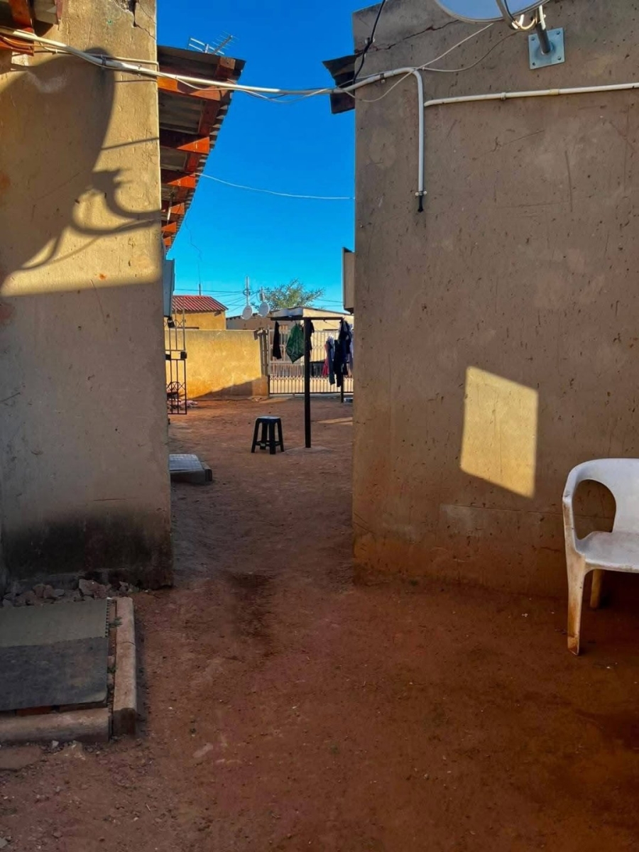  Bedroom Property for Sale in Moleleki Gauteng