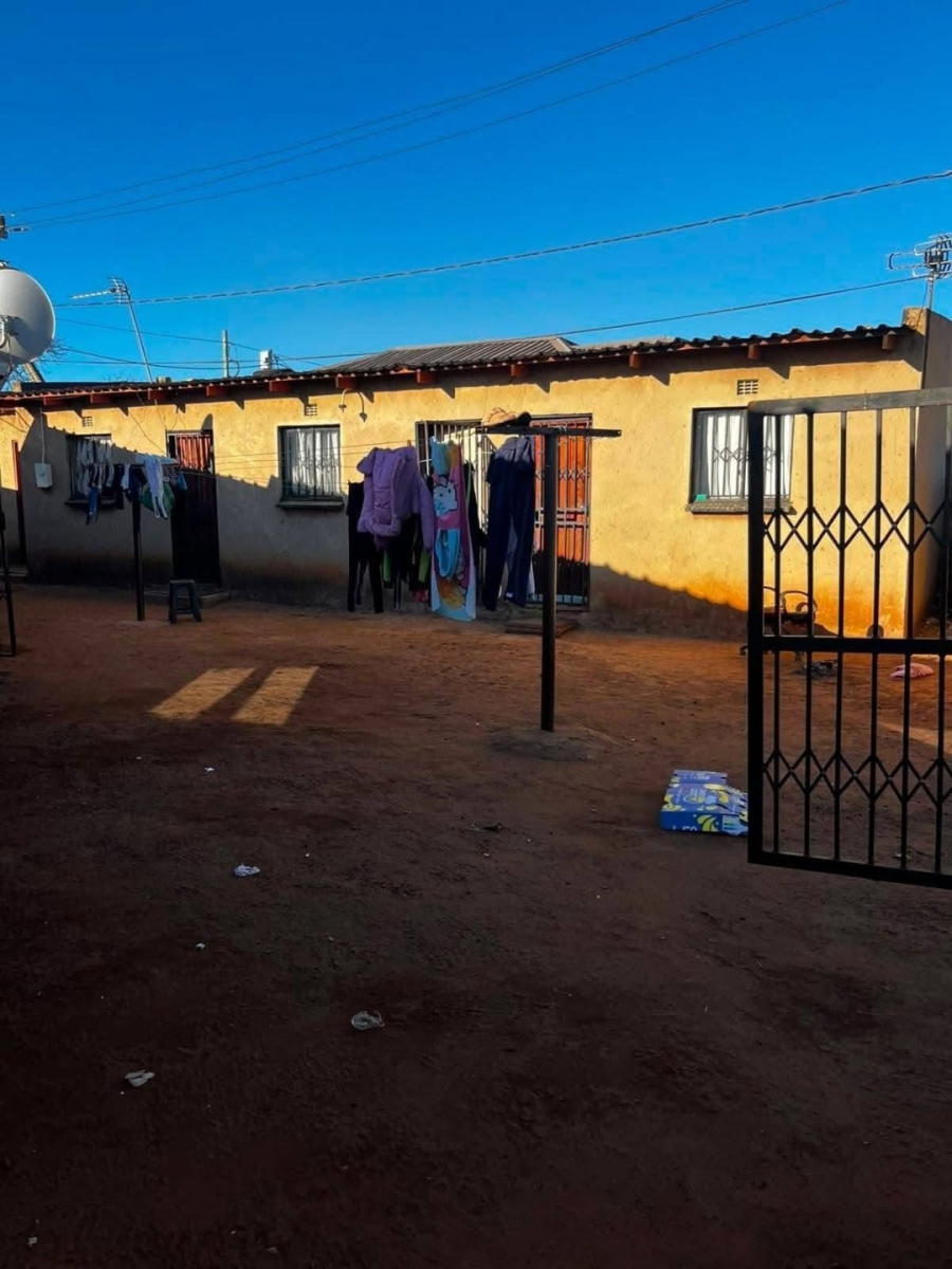  Bedroom Property for Sale in Moleleki Gauteng