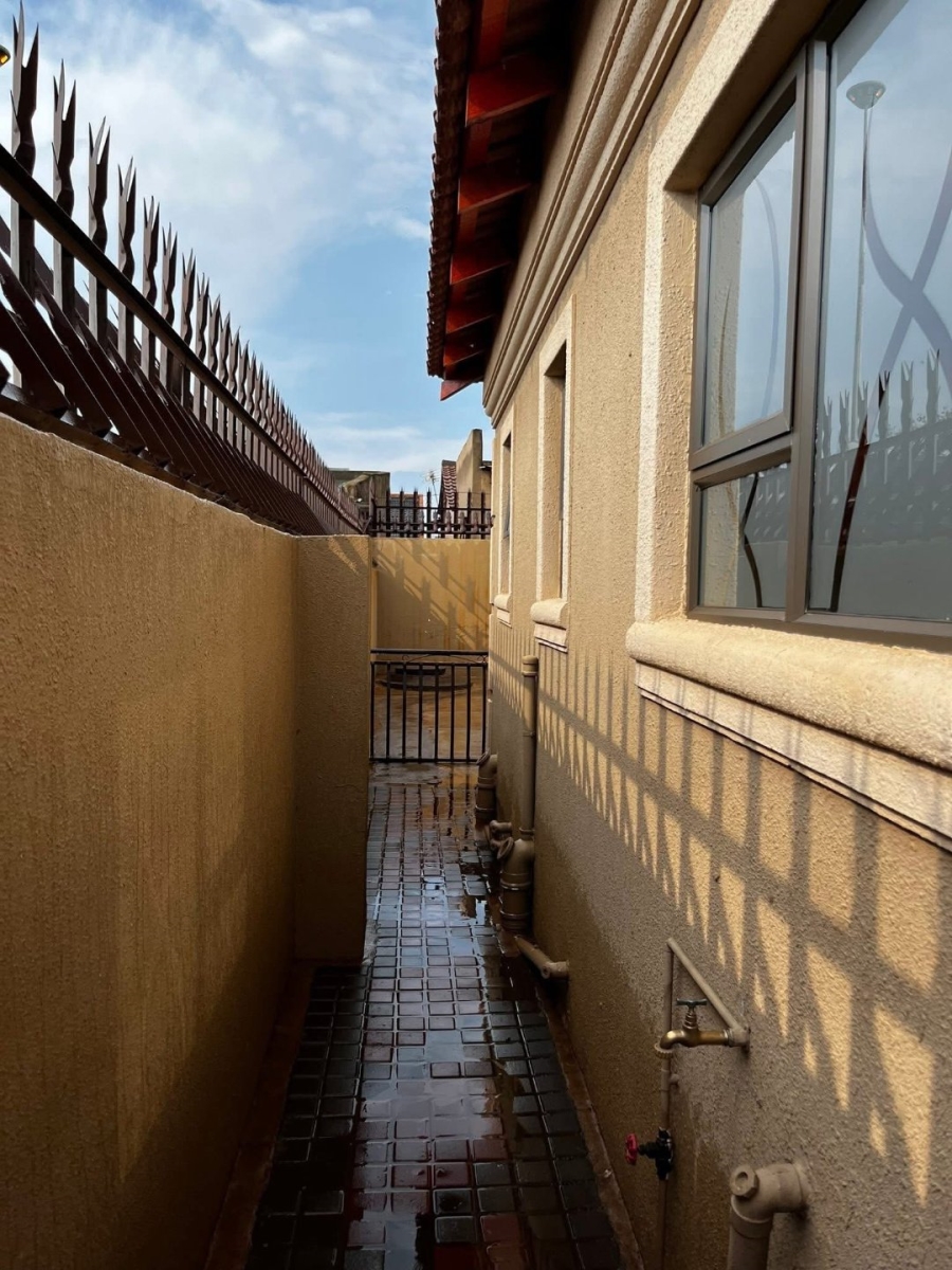2 Bedroom Property for Sale in Vosloorus Gauteng
