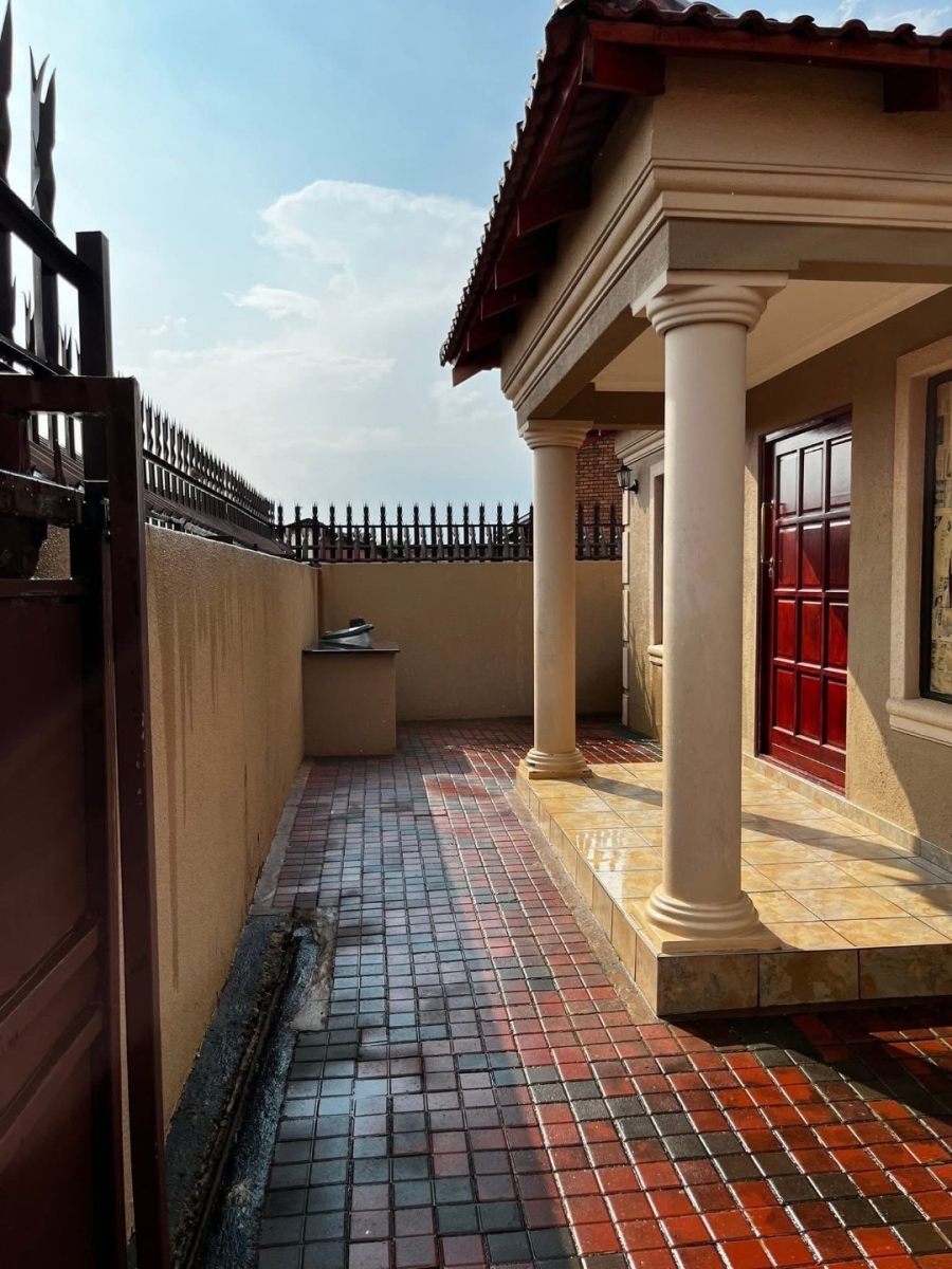 2 Bedroom Property for Sale in Vosloorus Gauteng