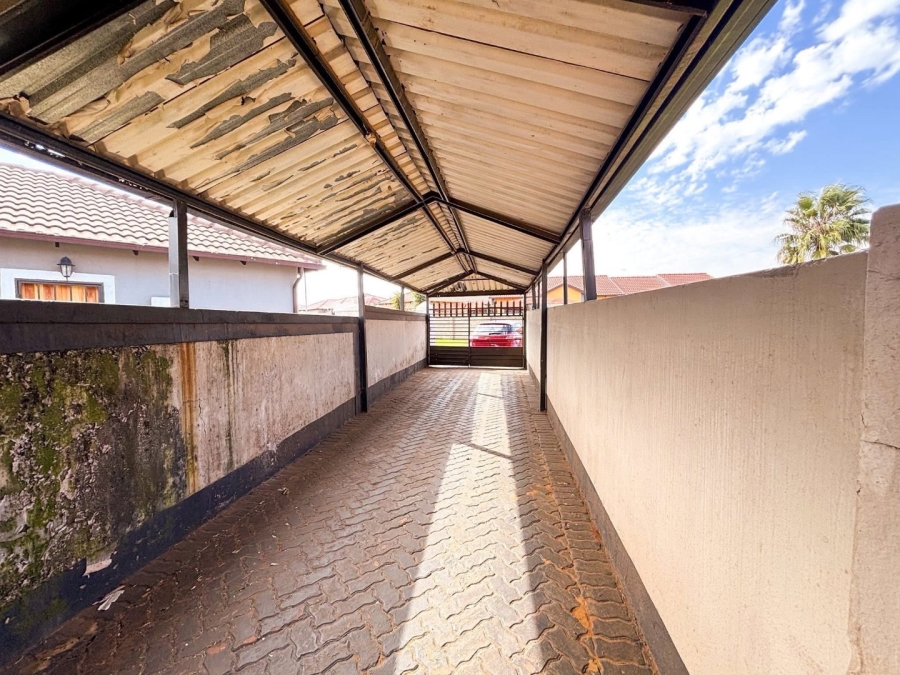 4 Bedroom Property for Sale in Dawn Park Gauteng