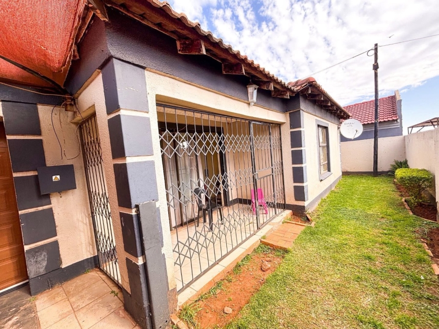 4 Bedroom Property for Sale in Dawn Park Gauteng