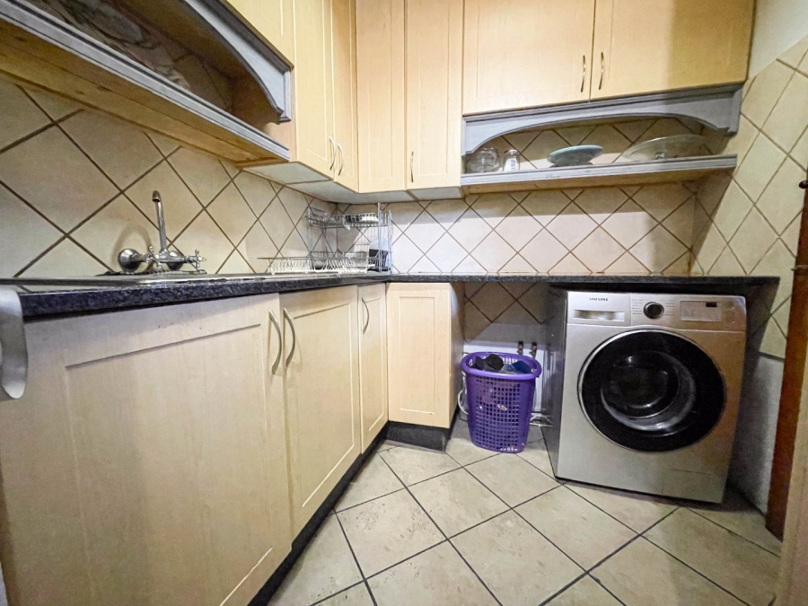 To Let 3 Bedroom Property for Rent in Noordwyk Gauteng