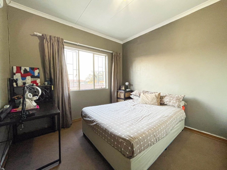To Let 3 Bedroom Property for Rent in Noordwyk Gauteng
