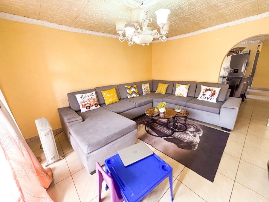 4 Bedroom Property for Sale in Dawn Park Gauteng