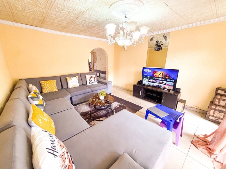 4 Bedroom Property for Sale in Dawn Park Gauteng