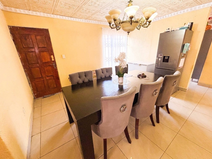 4 Bedroom Property for Sale in Dawn Park Gauteng