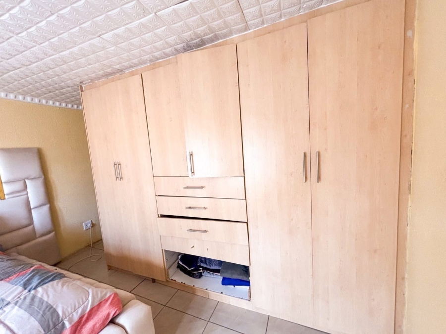 4 Bedroom Property for Sale in Dawn Park Gauteng