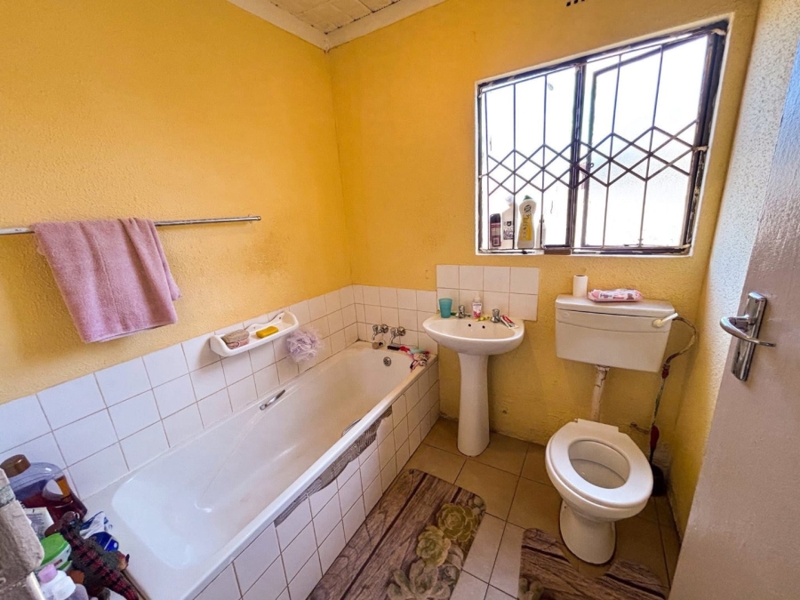4 Bedroom Property for Sale in Dawn Park Gauteng