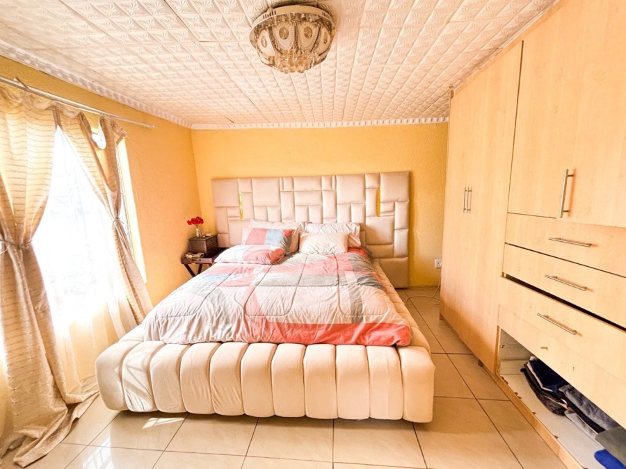 4 Bedroom Property for Sale in Dawn Park Gauteng