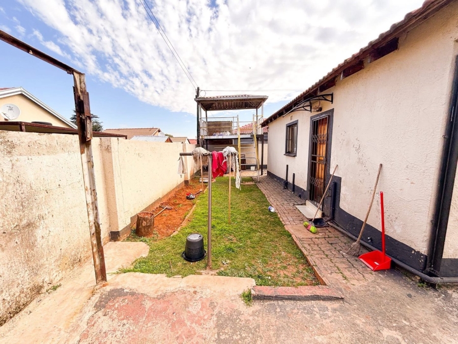 4 Bedroom Property for Sale in Dawn Park Gauteng