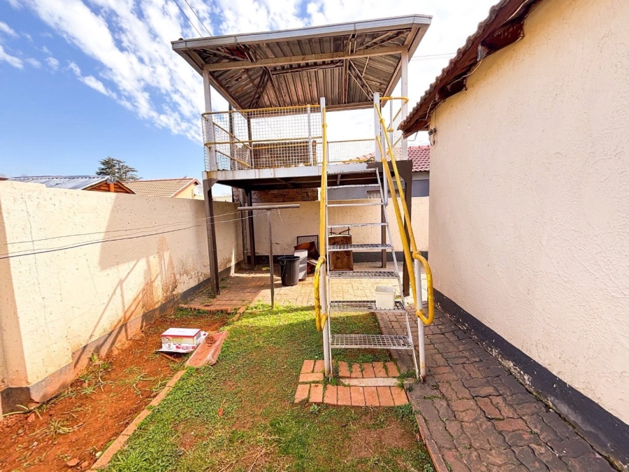 4 Bedroom Property for Sale in Dawn Park Gauteng