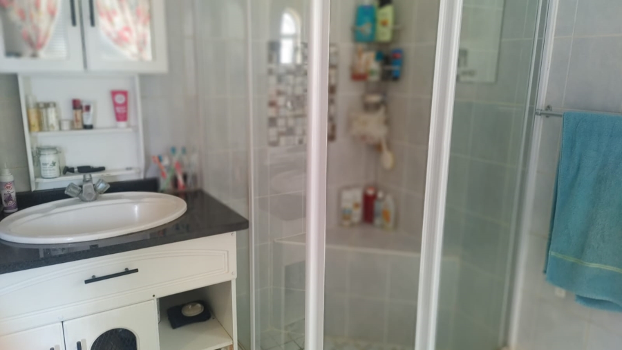 3 Bedroom Property for Sale in Heatherdale AH Gauteng