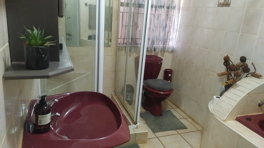 3 Bedroom Property for Sale in Heatherdale AH Gauteng