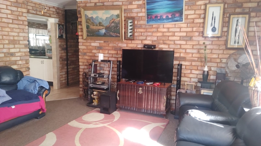 3 Bedroom Property for Sale in Heatherdale AH Gauteng
