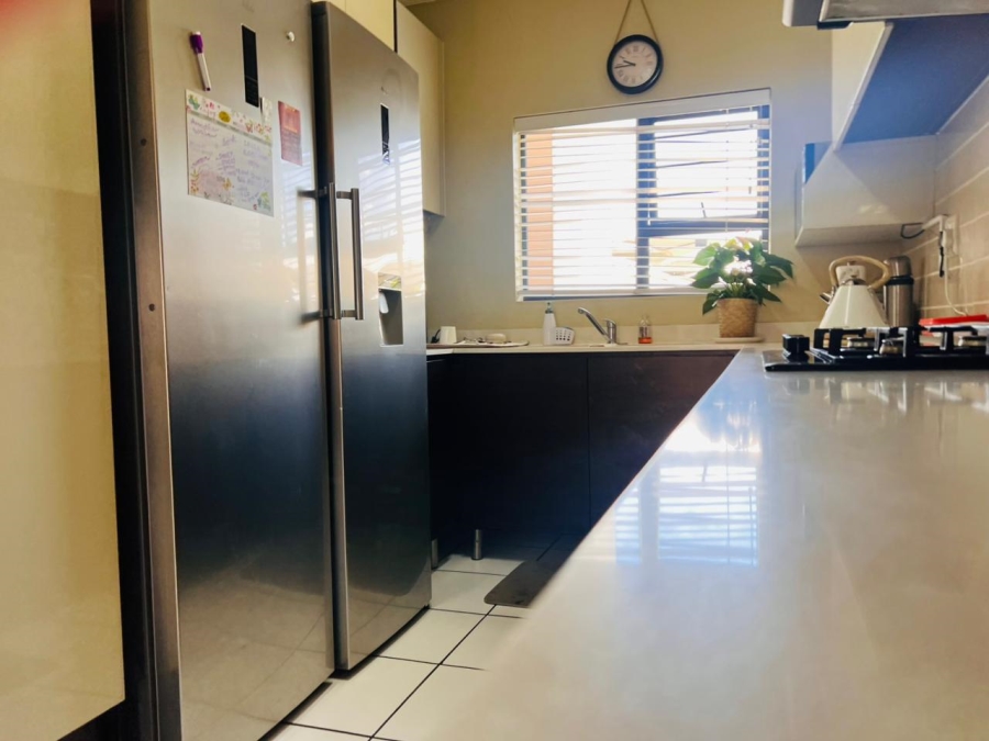To Let 3 Bedroom Property for Rent in Greenstone Hill Gauteng
