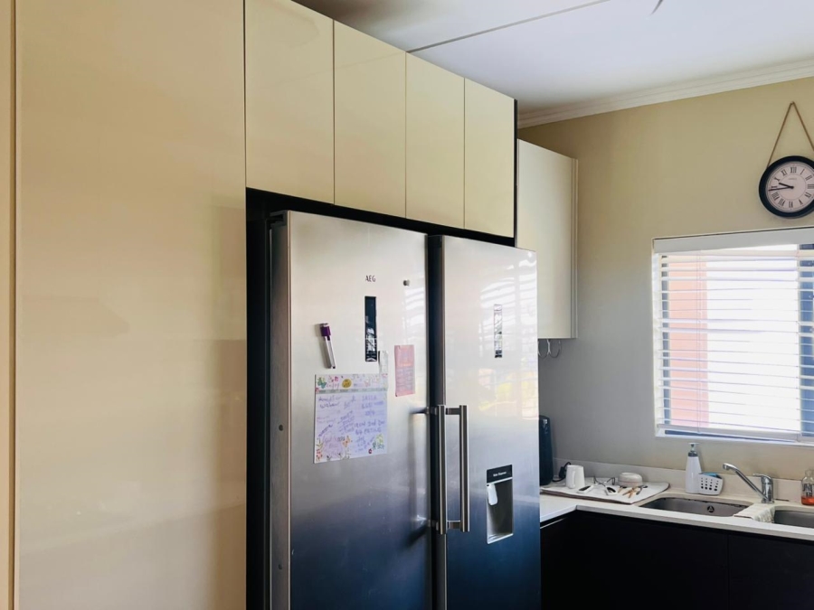 To Let 3 Bedroom Property for Rent in Greenstone Hill Gauteng