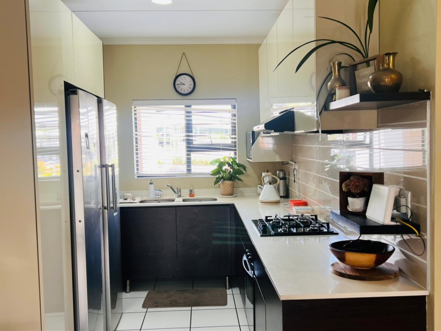 To Let 3 Bedroom Property for Rent in Greenstone Hill Gauteng