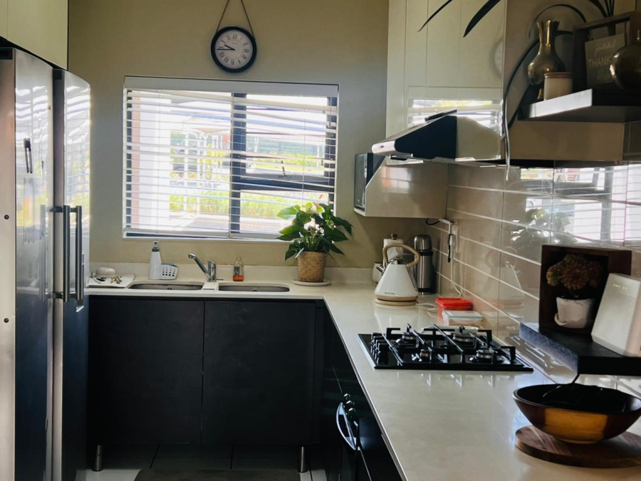 To Let 3 Bedroom Property for Rent in Greenstone Hill Gauteng