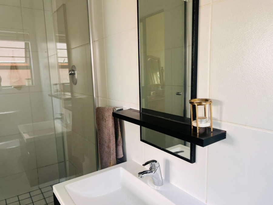 To Let 3 Bedroom Property for Rent in Greenstone Hill Gauteng