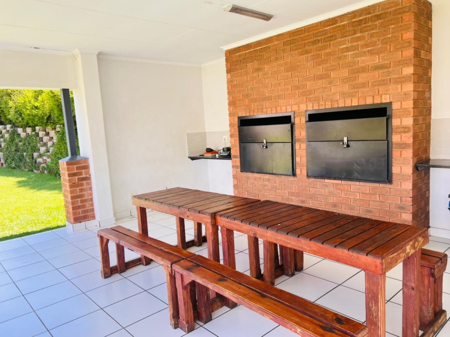 To Let 3 Bedroom Property for Rent in Greenstone Hill Gauteng