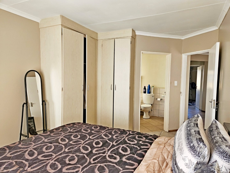 2 Bedroom Property for Sale in Terenure Gauteng