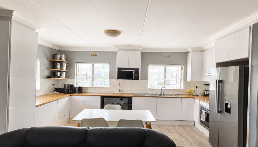  Bedroom Property for Sale in Jabulani Gauteng