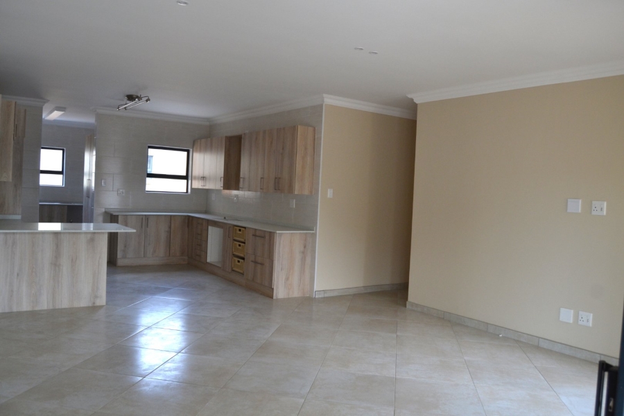 3 Bedroom Property for Sale in Thatchfield Hills Gauteng