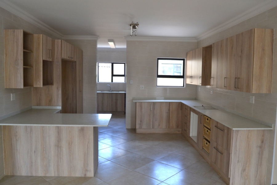 3 Bedroom Property for Sale in Thatchfield Hills Gauteng